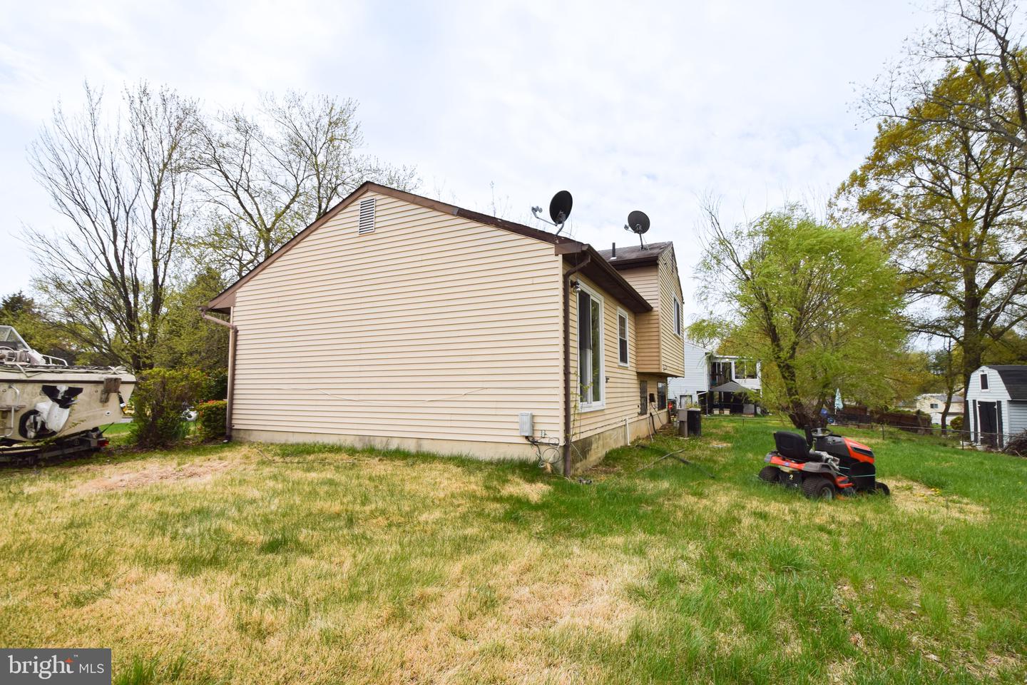 621 Castlewood Dr Property Photo 14