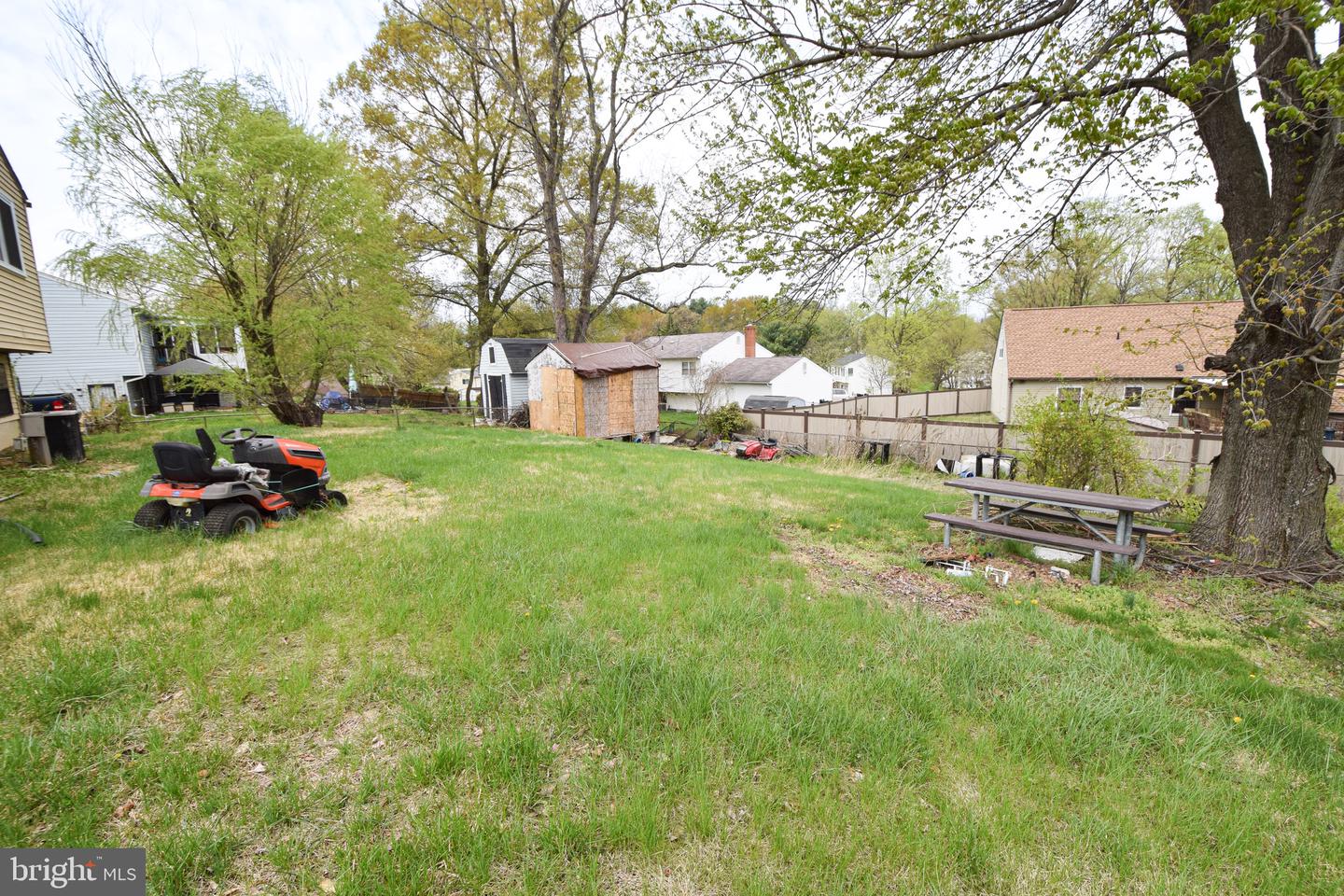 621 Castlewood Dr Property Photo 15
