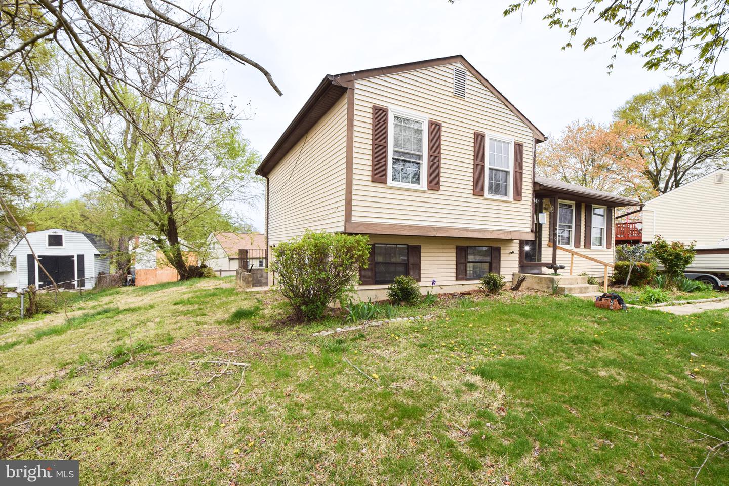 621 Castlewood Dr Property Photo 17