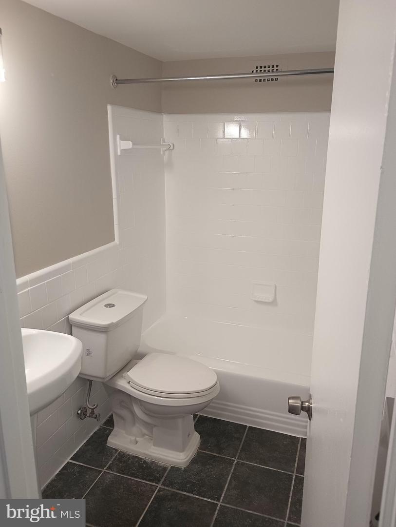 4410 Oglethorpe St #703 Property Photo 8