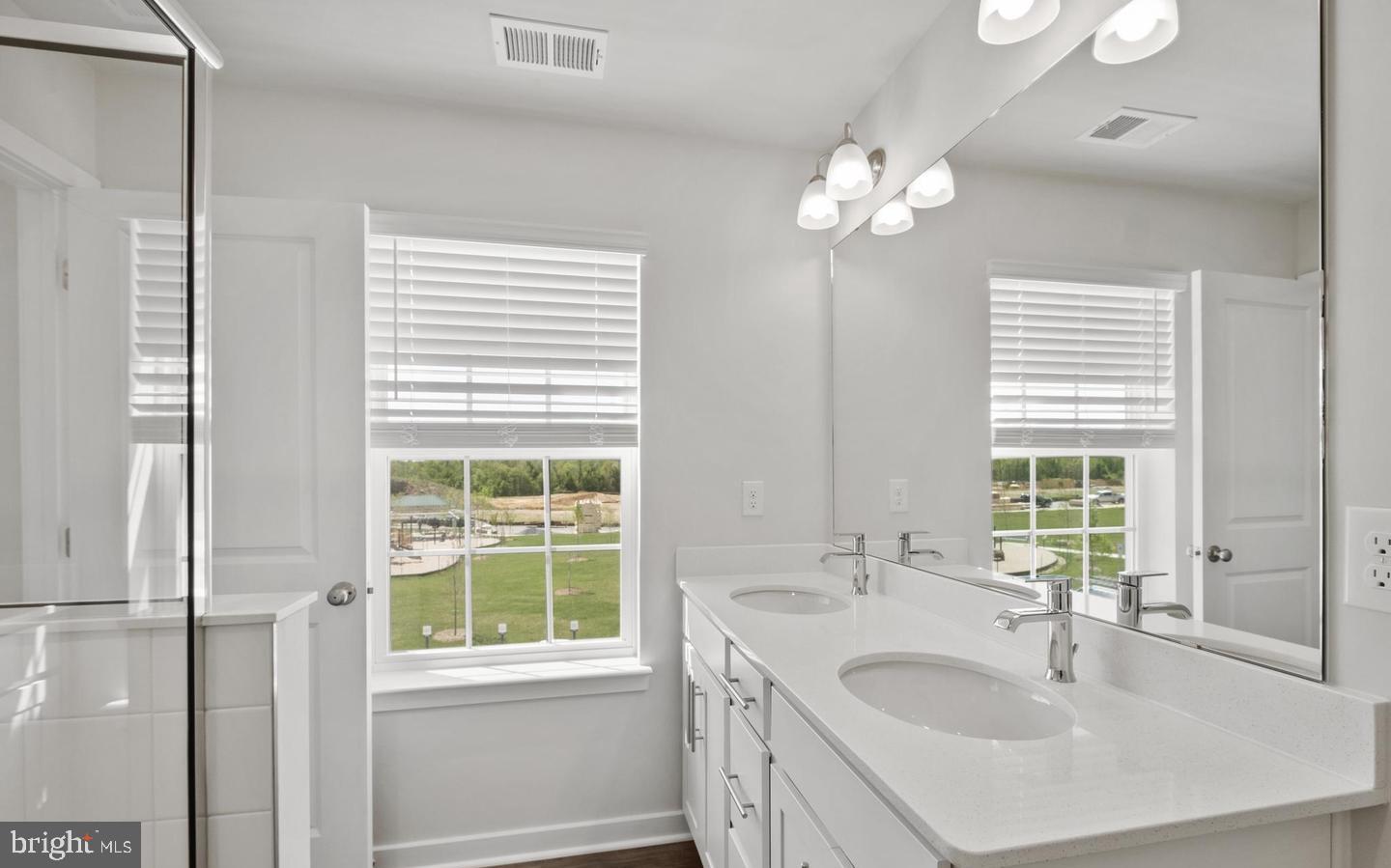 7520 Daybreak Dr Property Photo 14