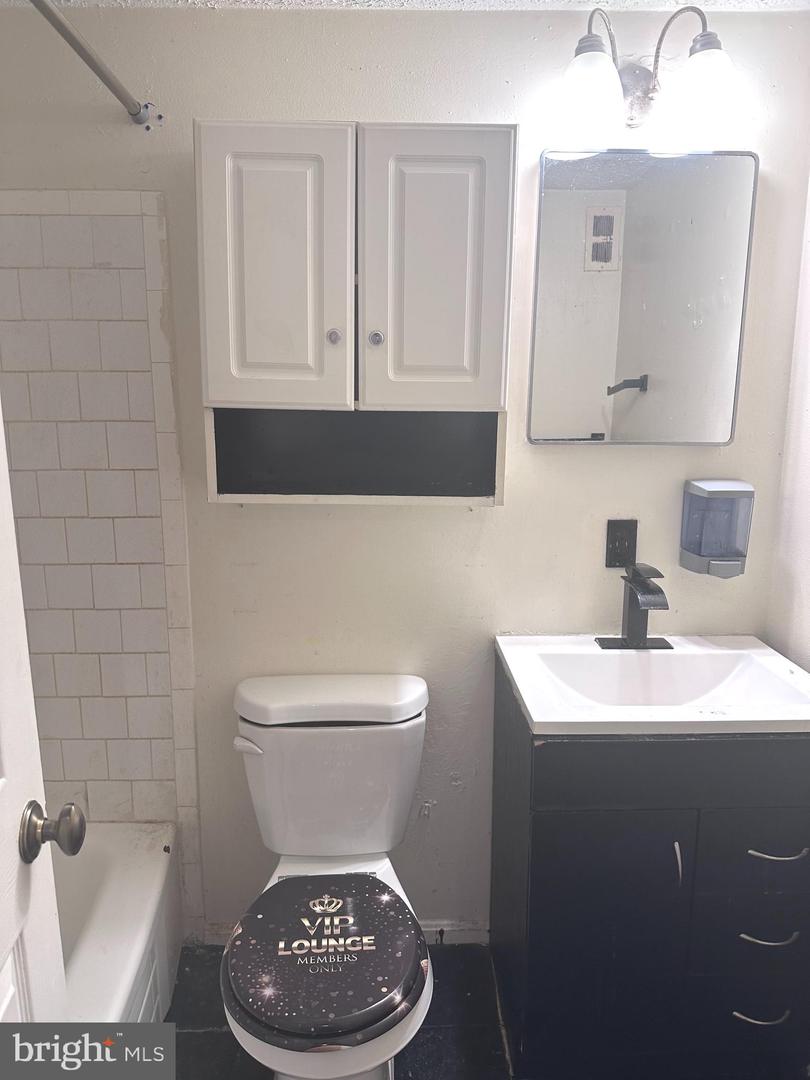 7125 Donnell Pl #7125 C4 Property Photo 9