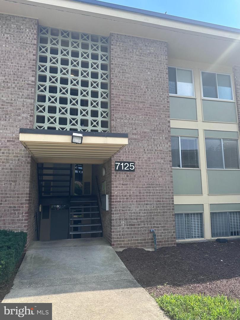 7125 Donnell Pl #7125 C4 Property Photo 24
