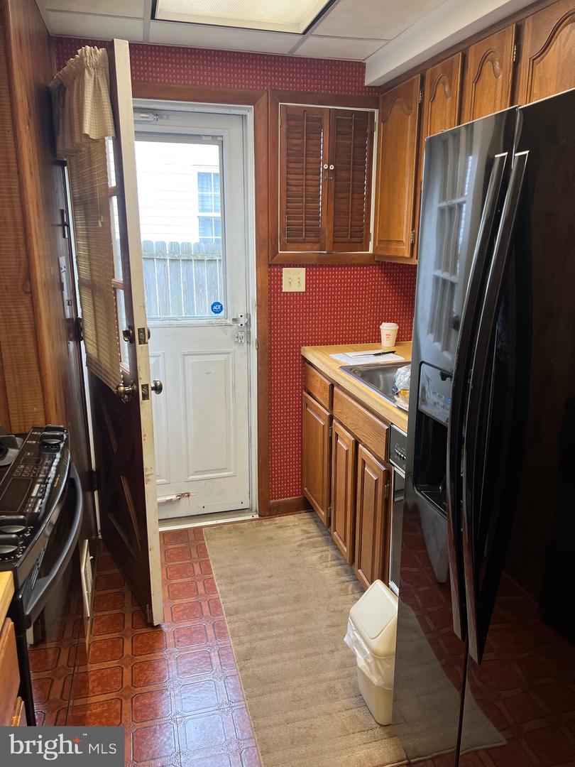 103 Irving St Property Photo 6