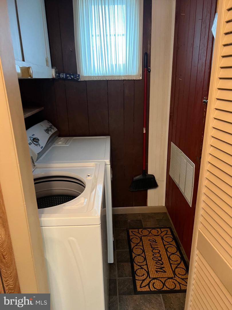 103 Irving St Property Photo 7
