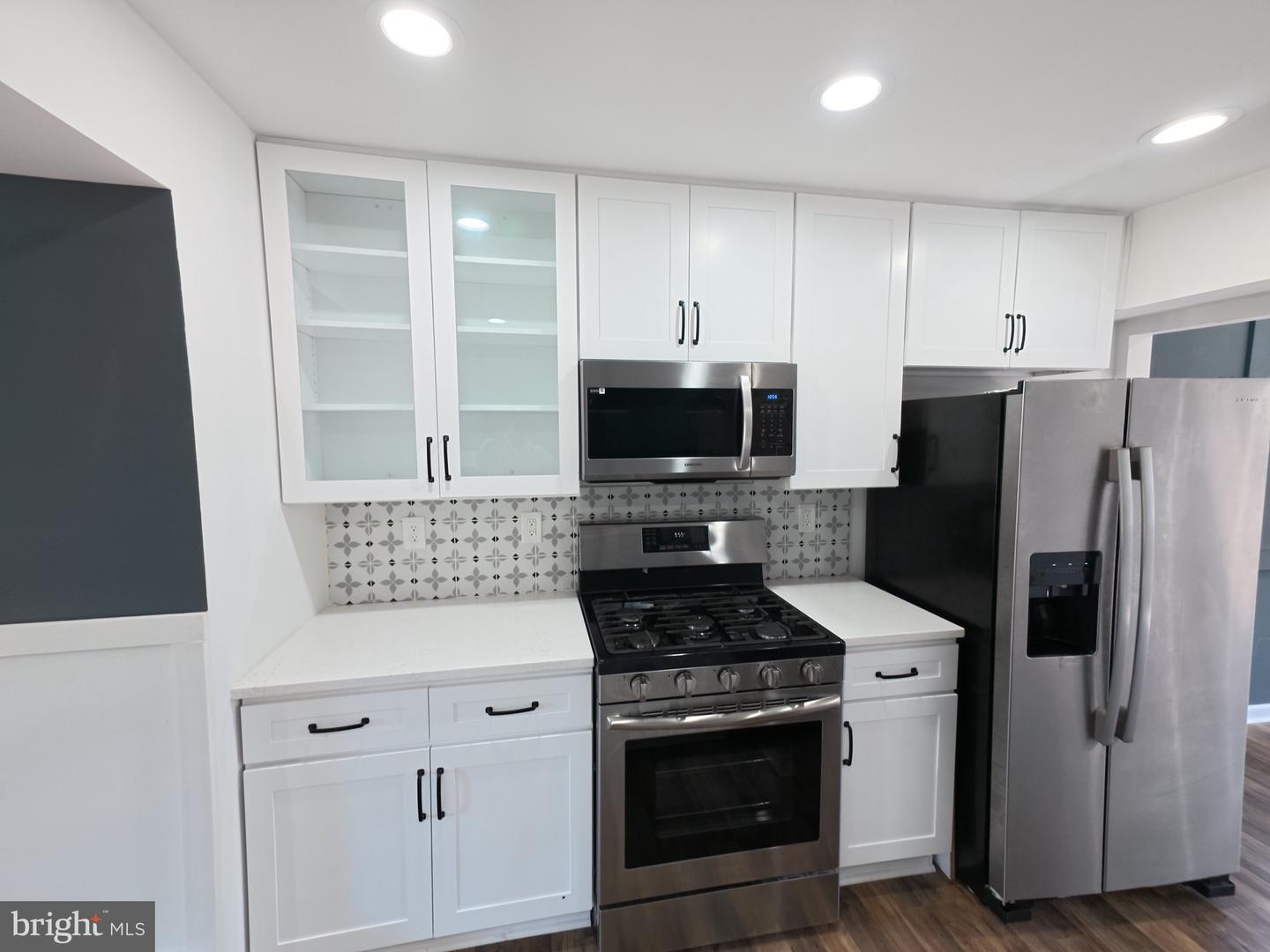 2205 Oak Glen Way Property Photo 3