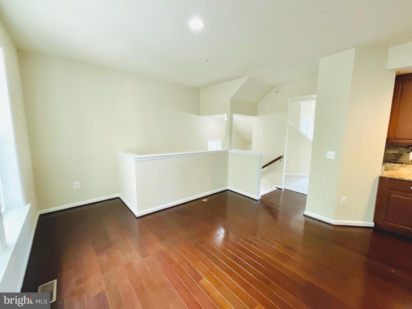 9519 Westerdale Dr Property Photo 7
