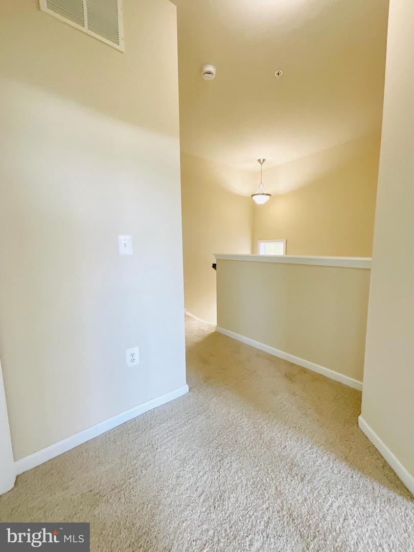 9519 Westerdale Dr Property Photo 16