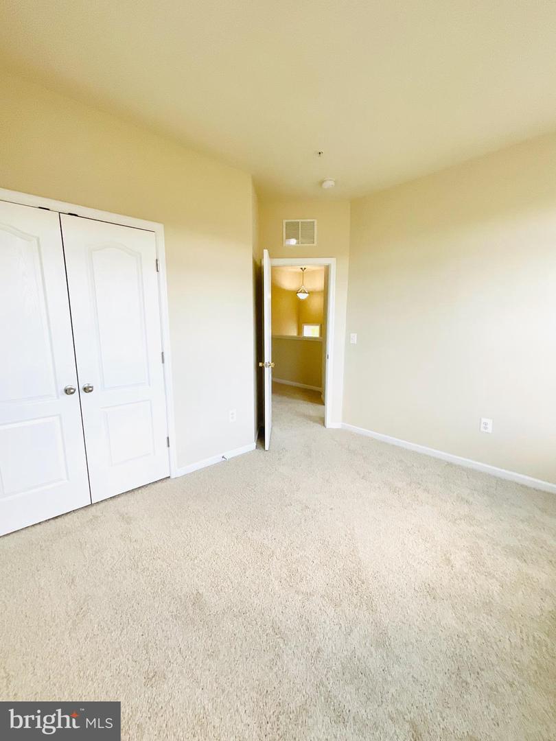 9519 Westerdale Dr Property Photo 24