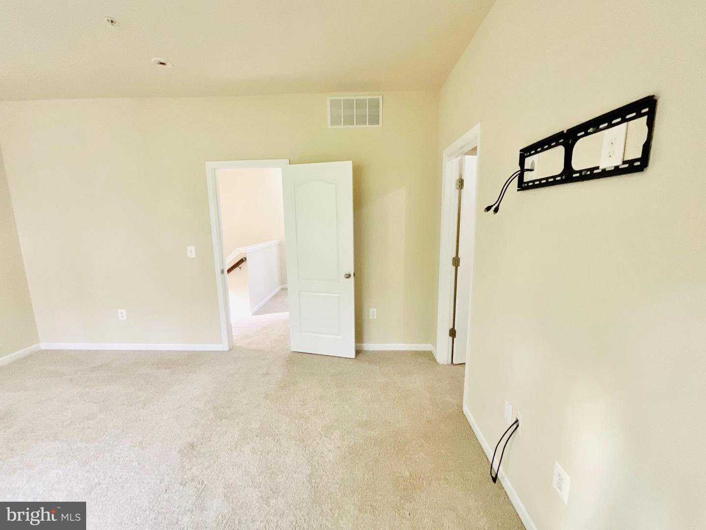 9519 Westerdale Dr Property Photo 31