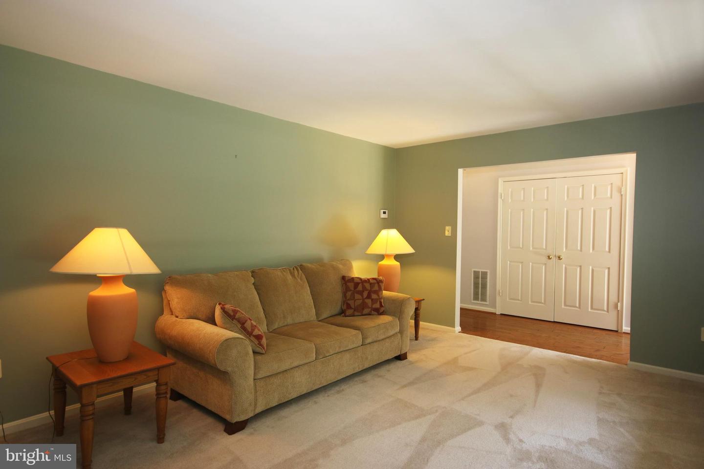 8040 Croom Rd Property Photo 2