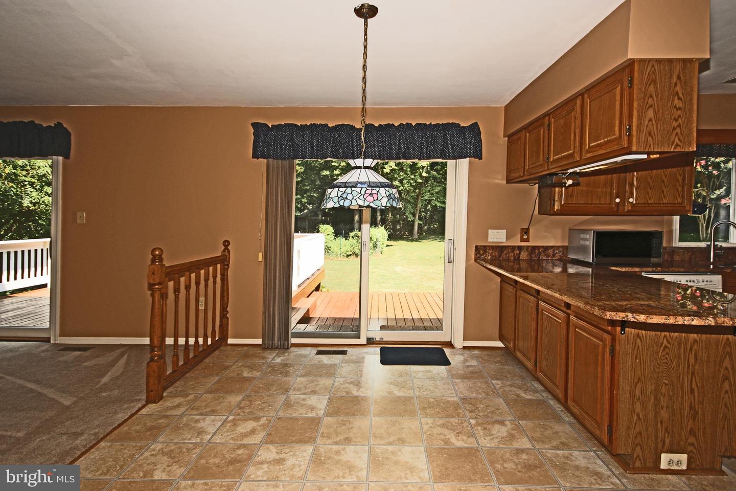 8040 Croom Rd Property Photo 6