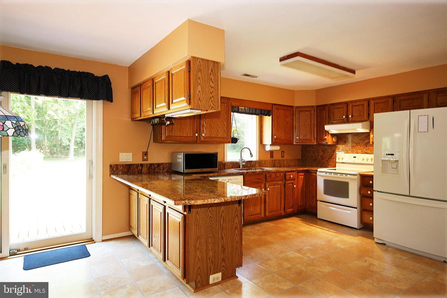 8040 Croom Rd Property Photo 7