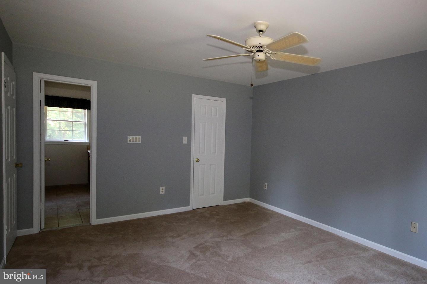8040 Croom Rd Property Photo 15