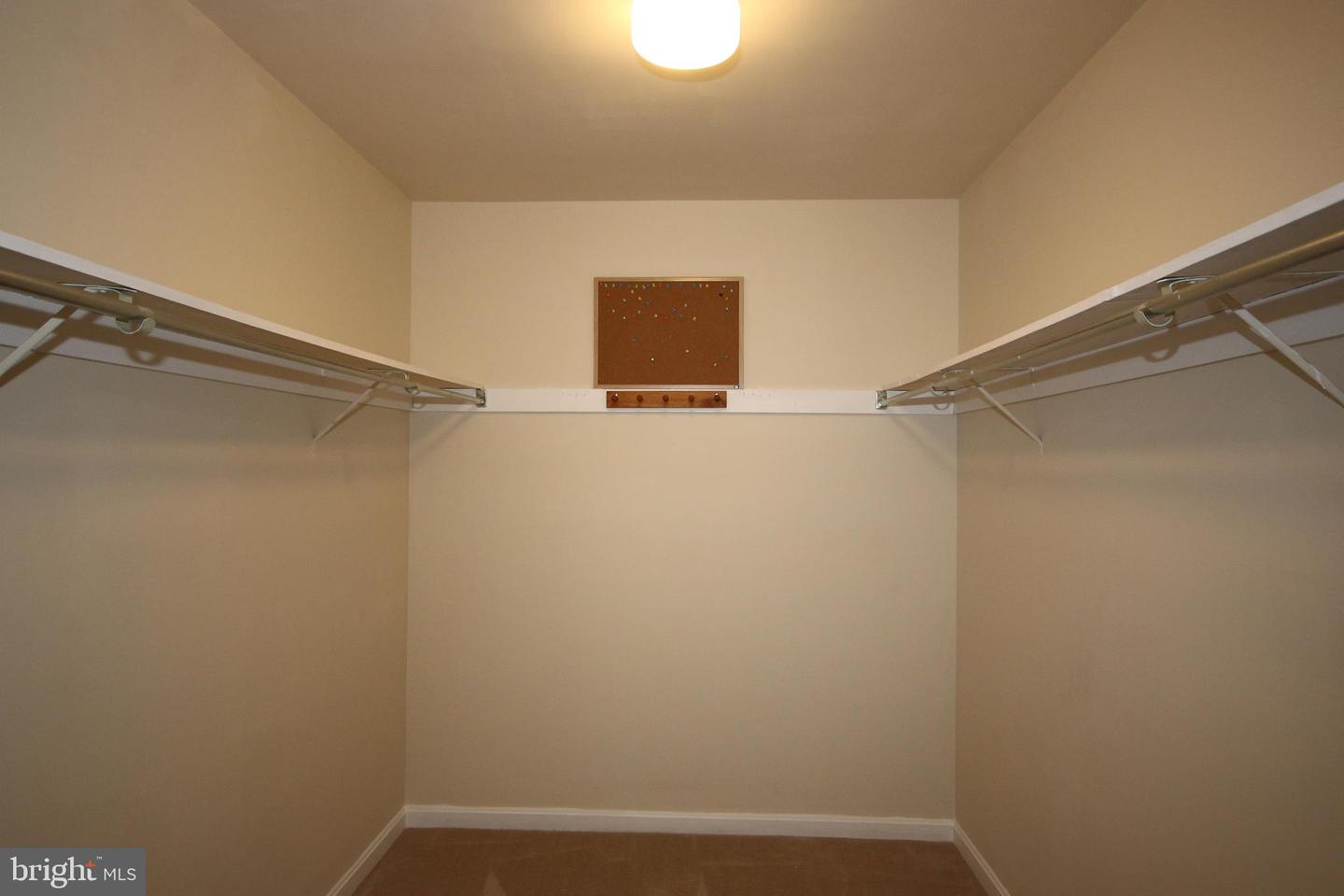 8040 Croom Rd Property Photo 17