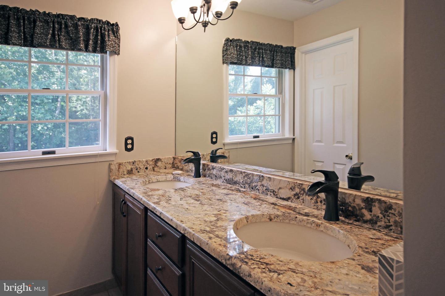 8040 Croom Rd Property Photo 18