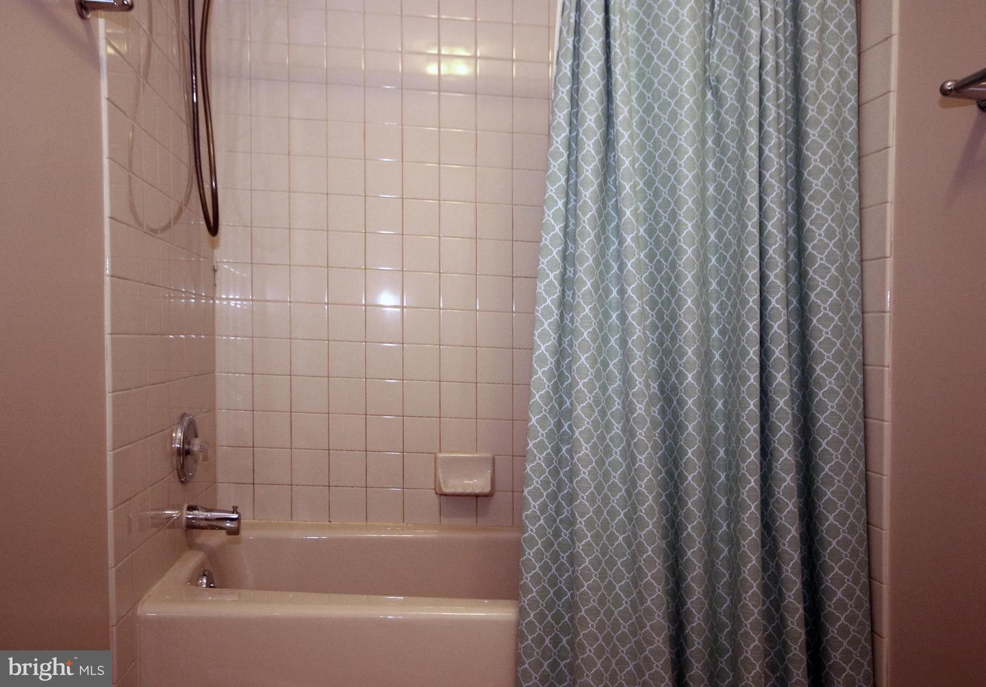 8040 Croom Rd Property Photo 24
