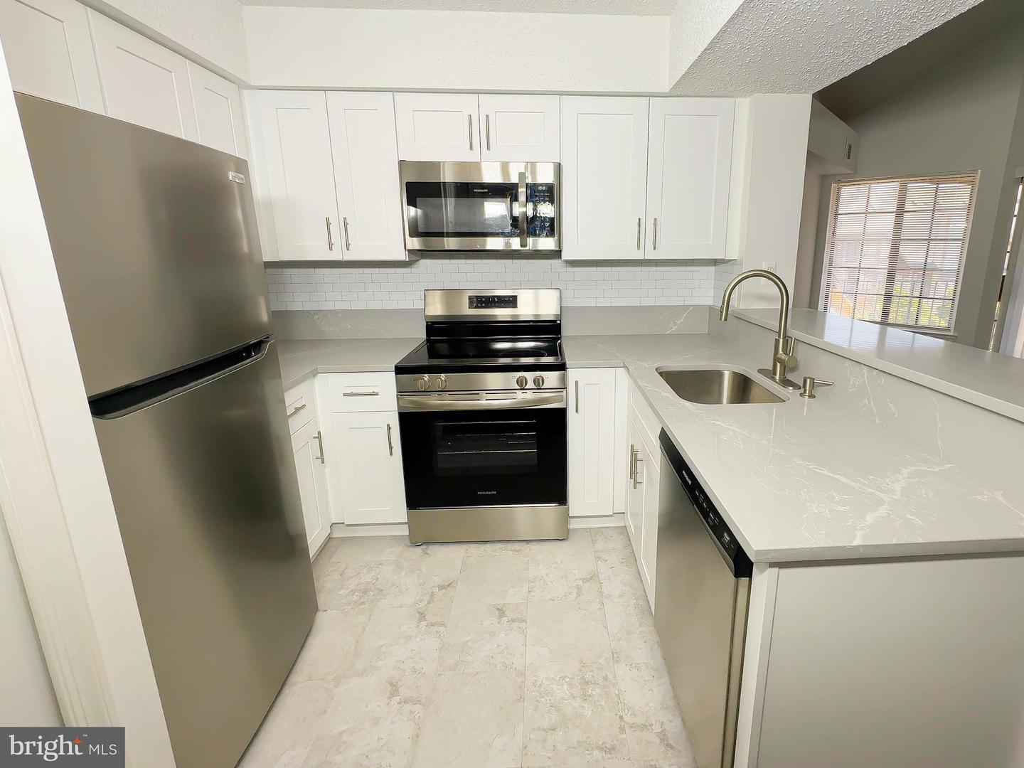 14011-f Briston St #11-f Property Photo 3