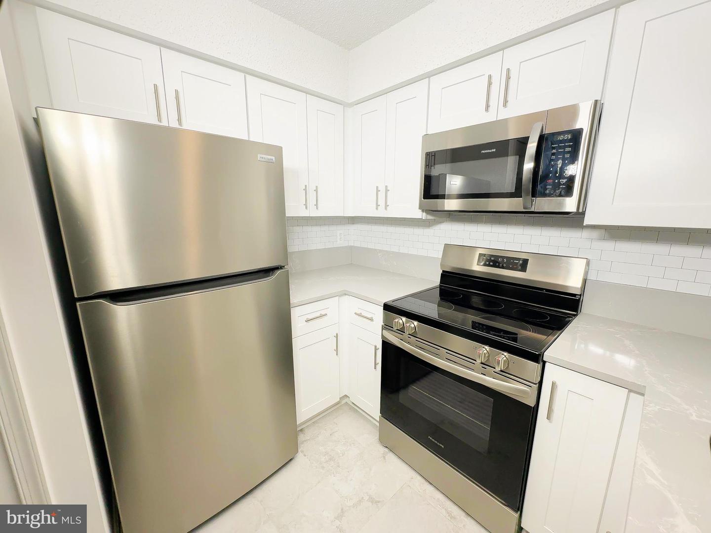 14011-f Briston St #11-f Property Photo 5