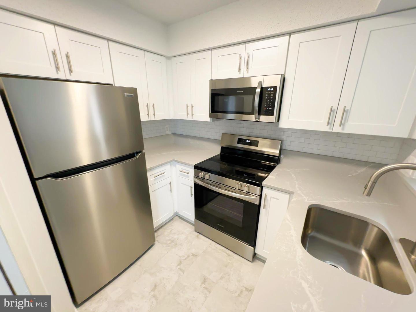 14011-f Briston St #11-f Property Photo 7