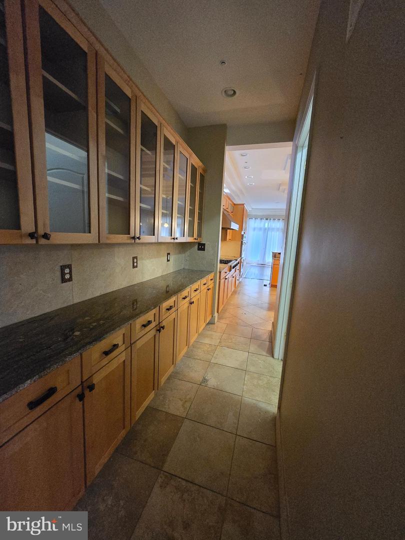15217 Baden Westwood Rd Property Photo 6