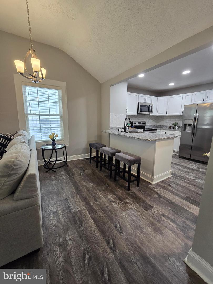 5711 J Property Photo 8