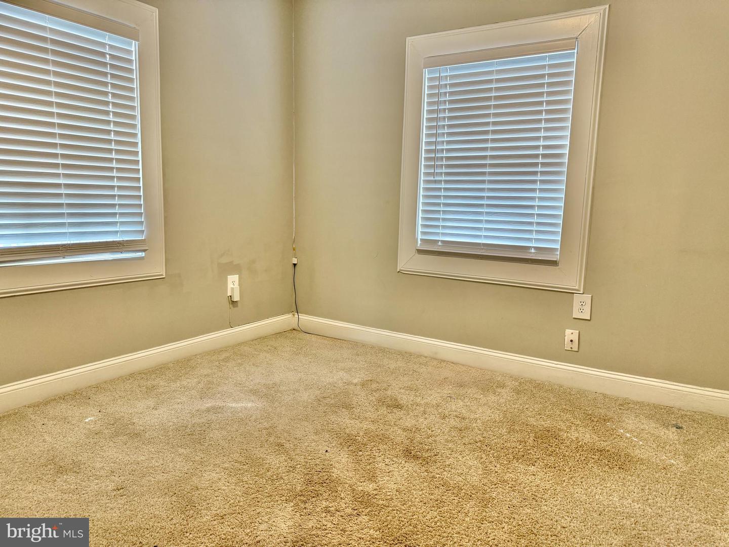5711 J Property Photo 14