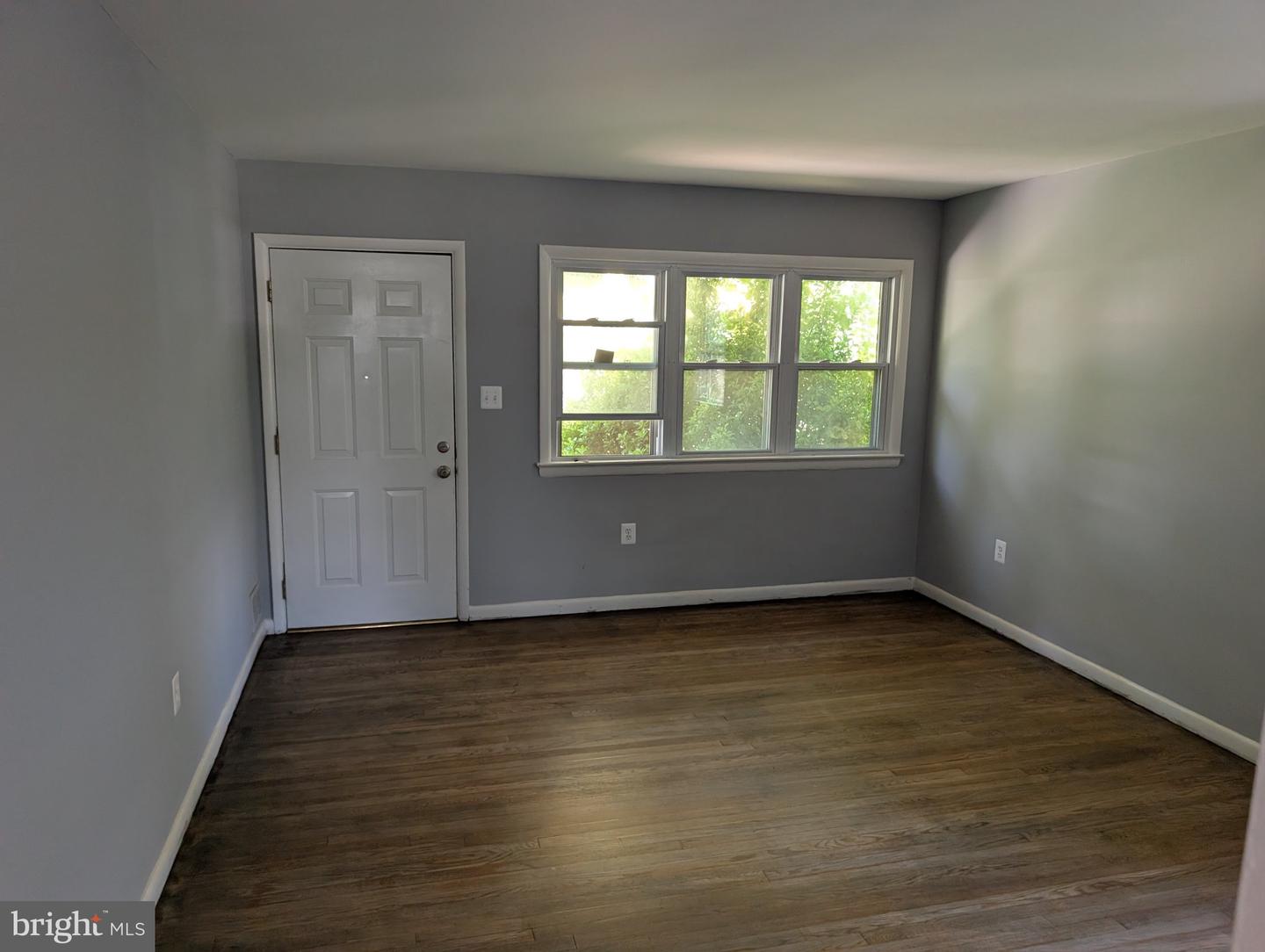 121 69th St Property Photo 5