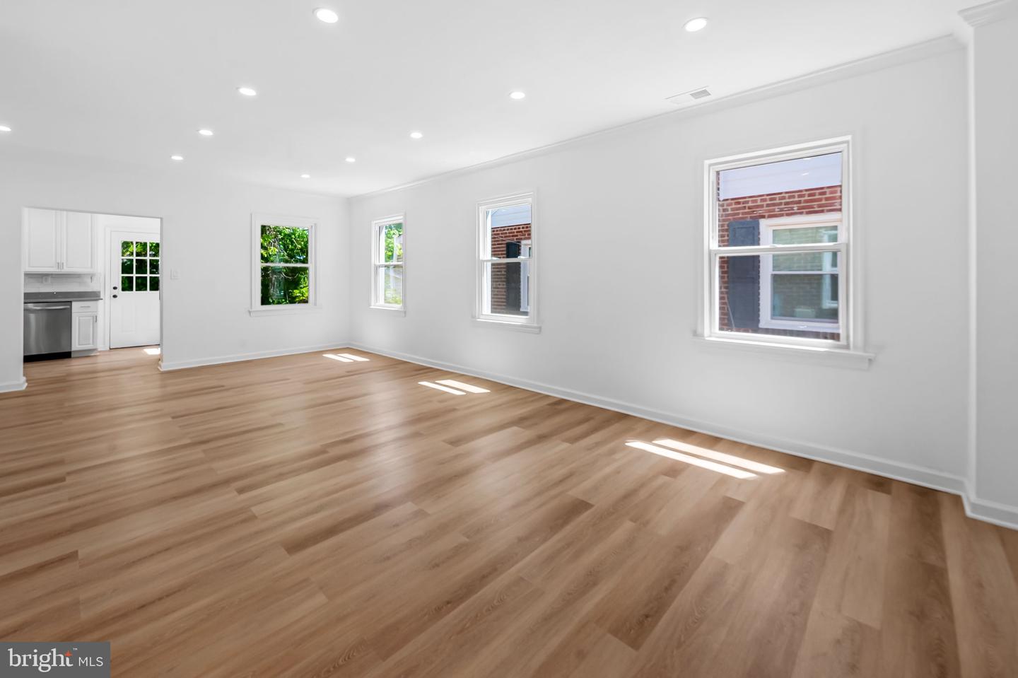 4202 Shell St Property Photo 8