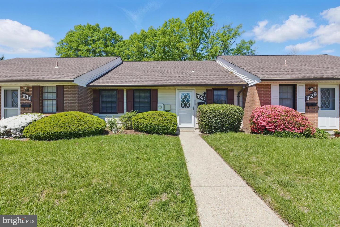 12319 Stonehaven Ln #t-30 Property Photo 3
