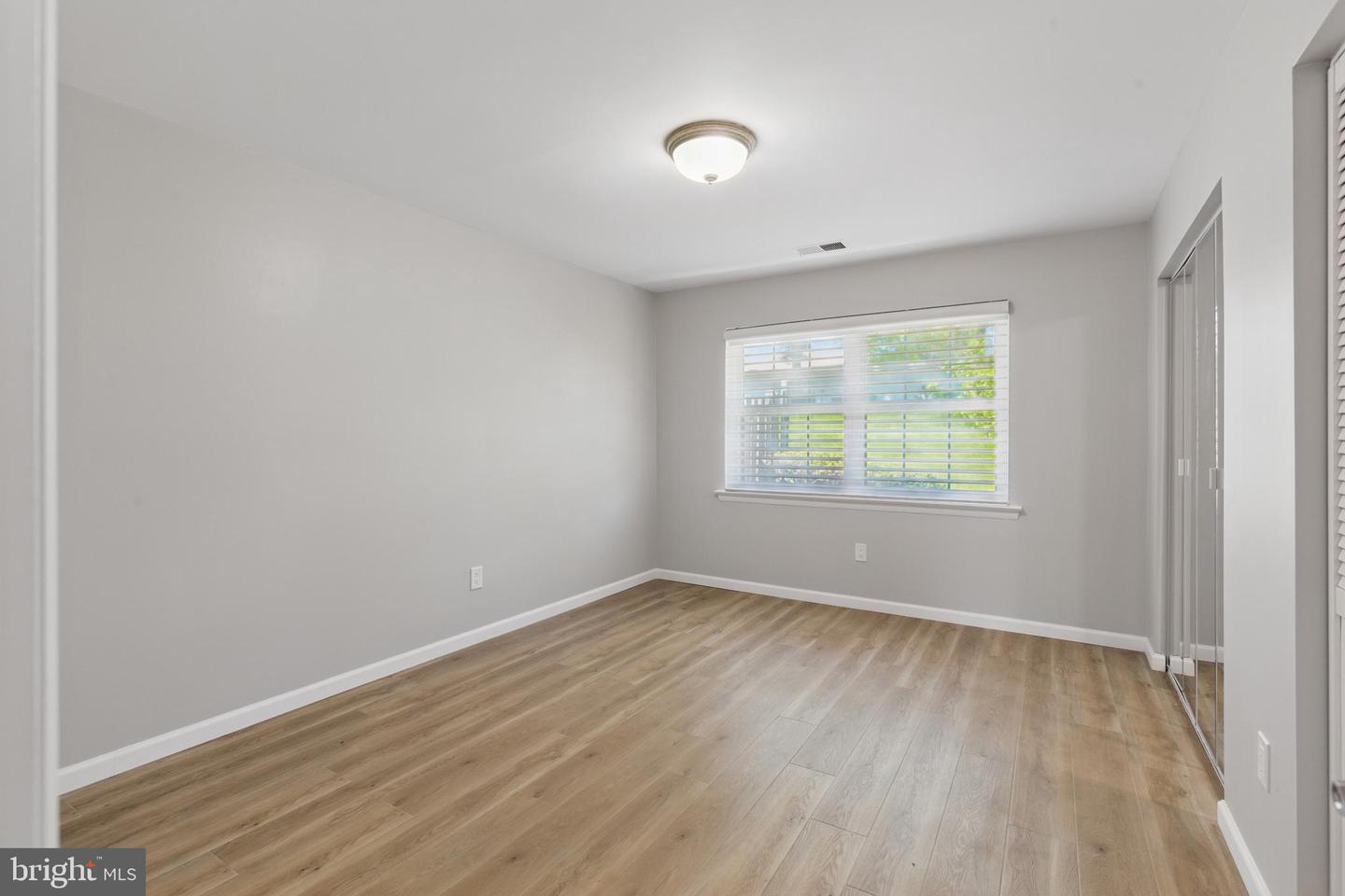 12319 Stonehaven Ln #t-30 Property Photo 5