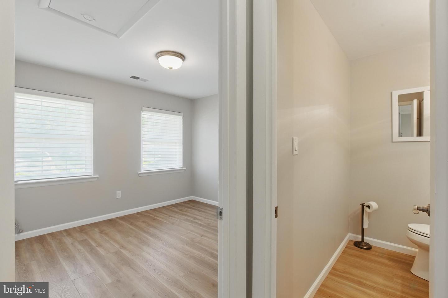 12319 Stonehaven Ln #t-30 Property Photo 13