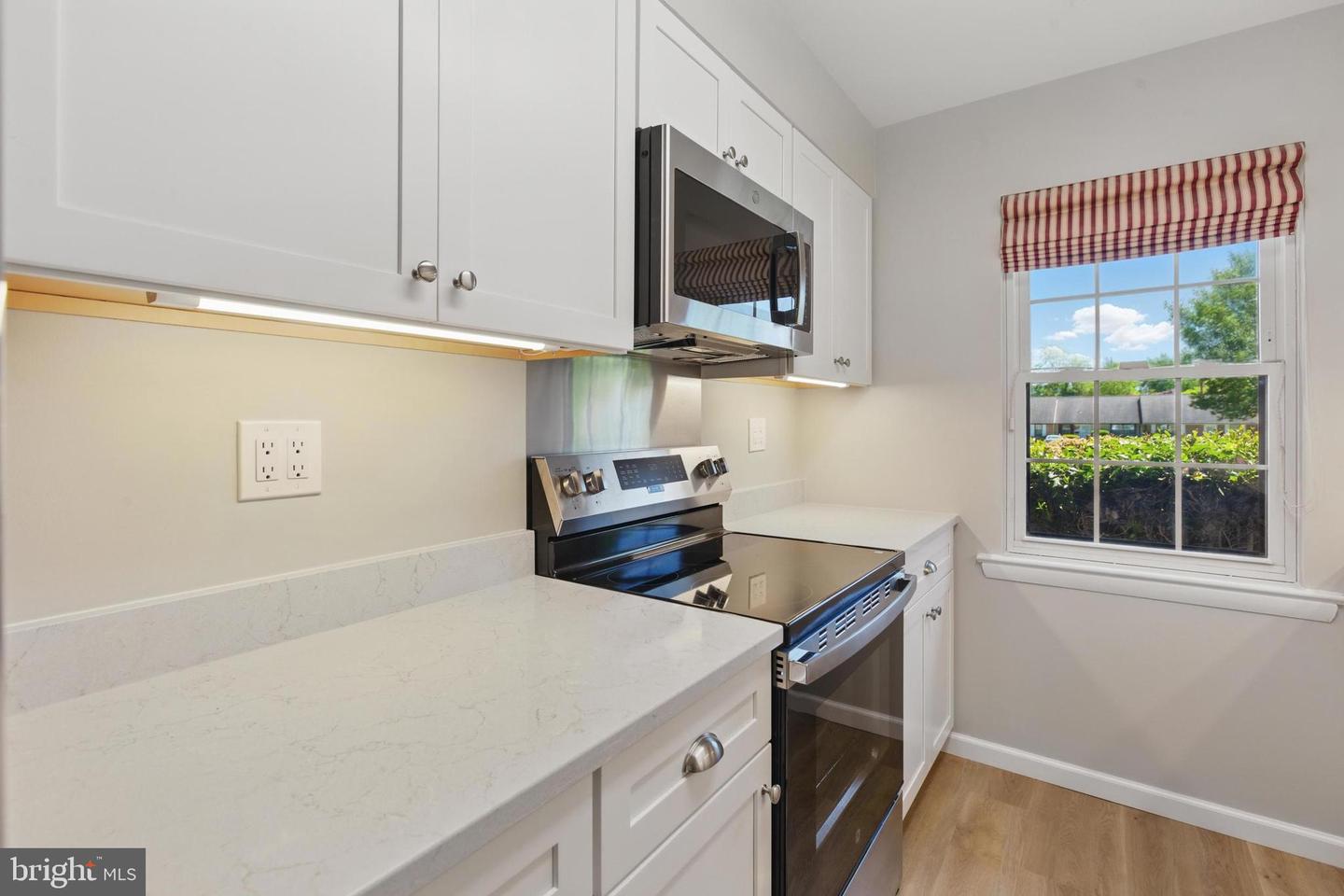 12319 Stonehaven Ln #t-30 Property Photo 17