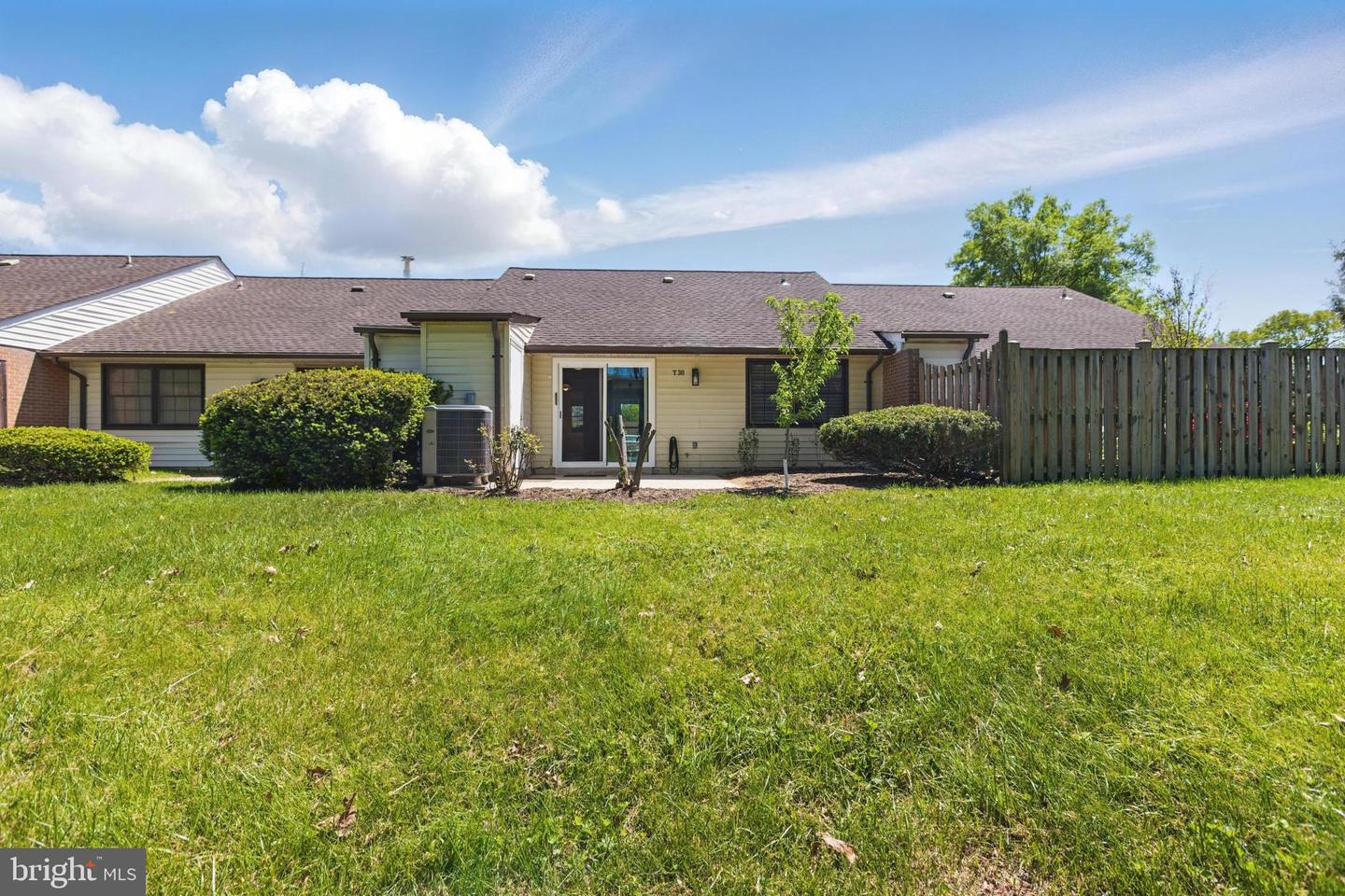 12319 Stonehaven Ln #t-30 Property Photo 22