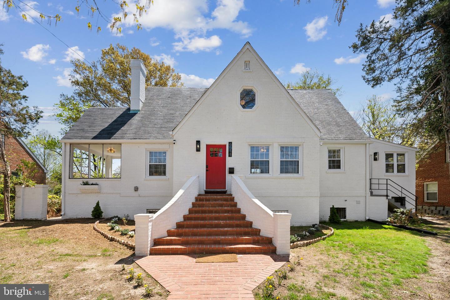 6511 Foster St Property Photo