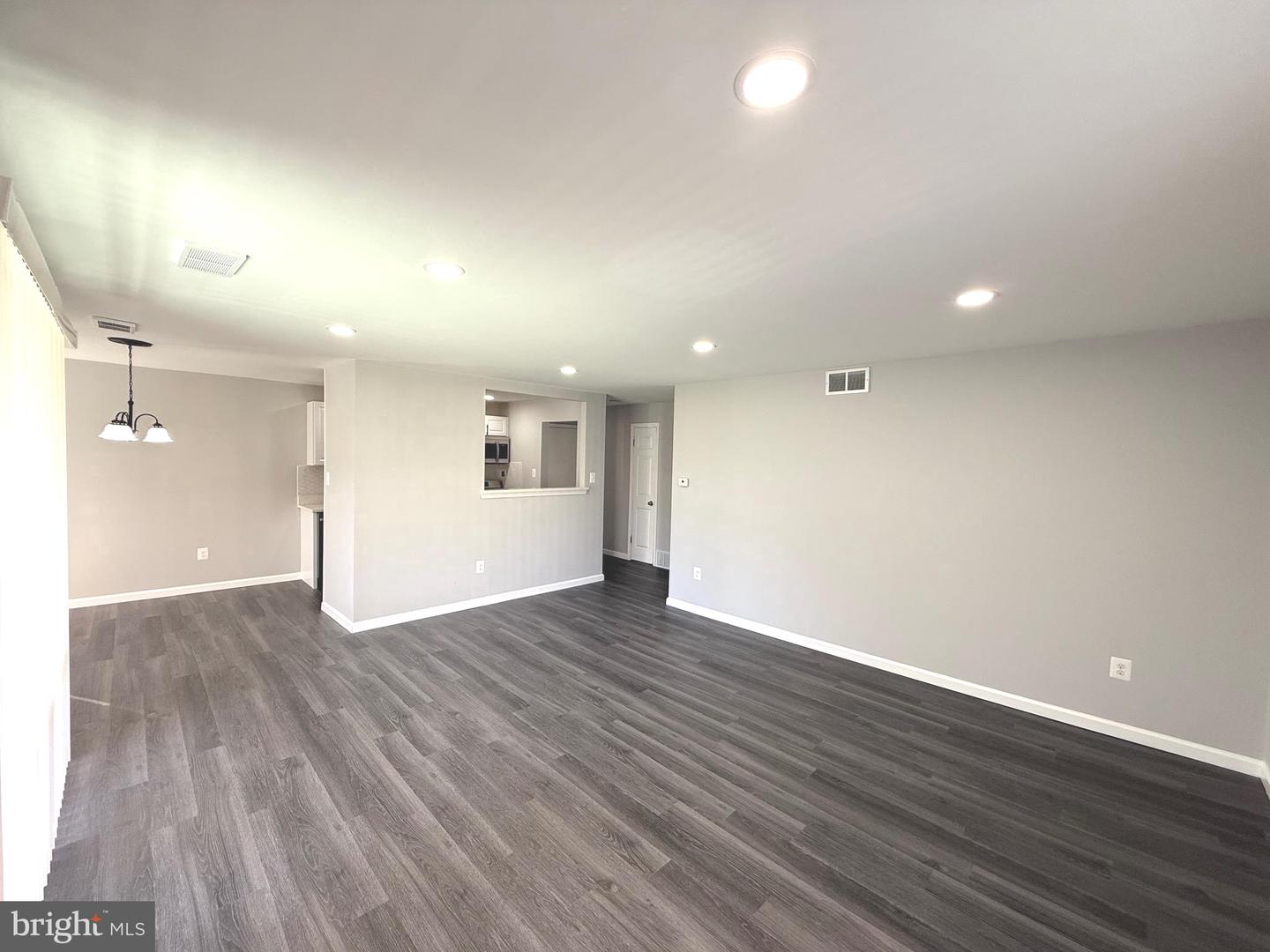 7107 Donnell Pl #b1 Property Photo