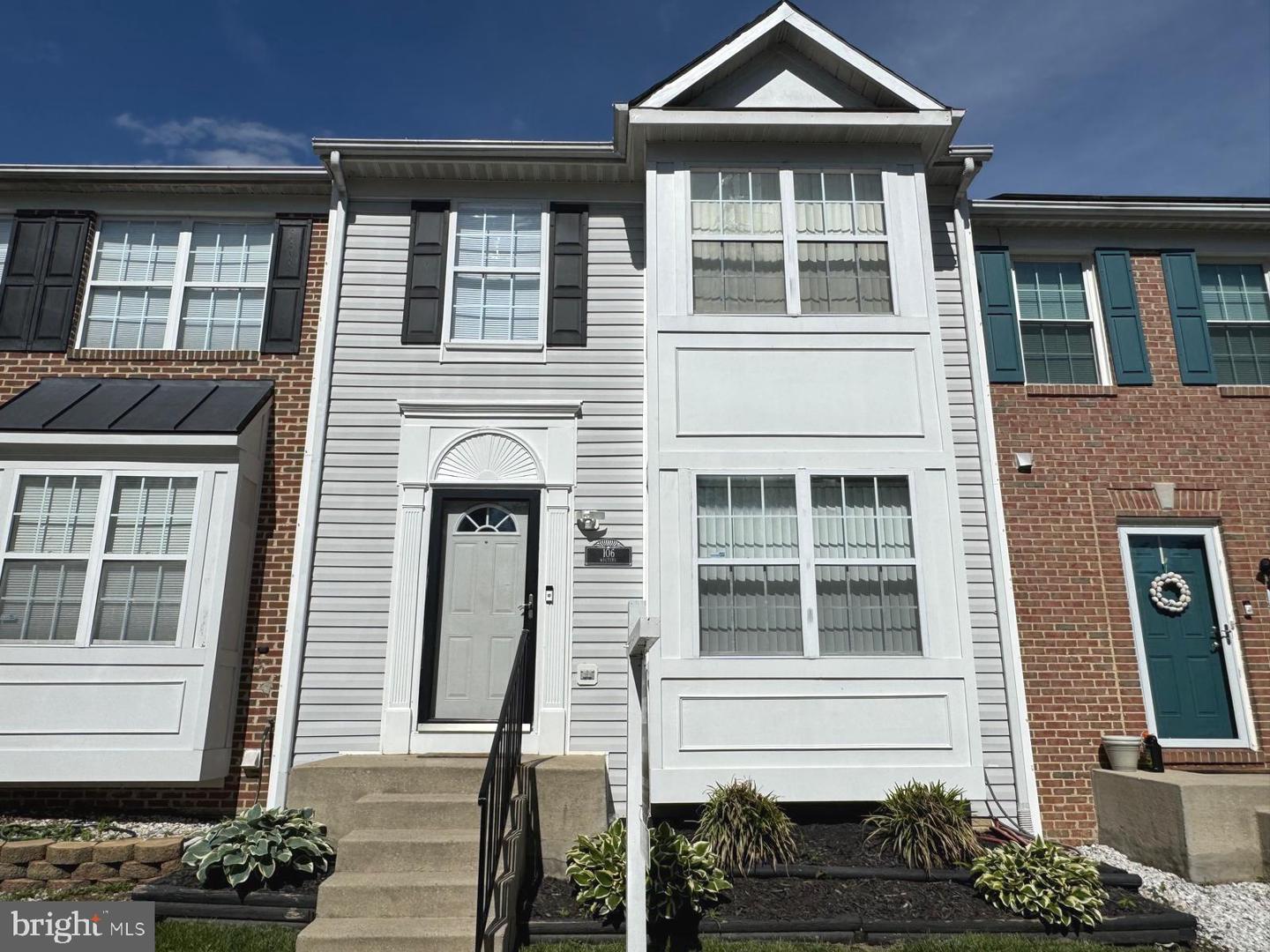 106 PERTH AMBOY CT Property Photo 1