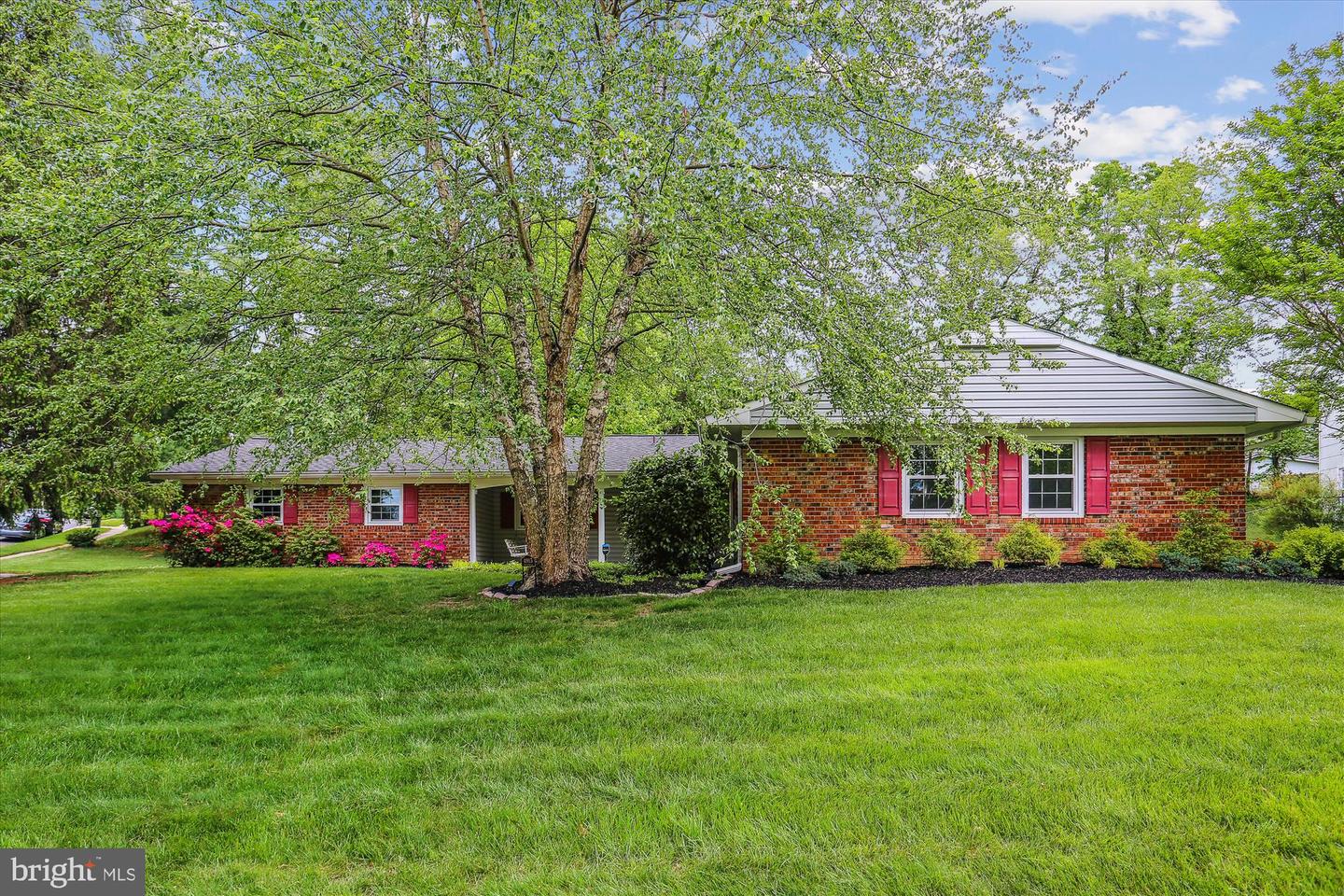 4915 Riverton Ln Property Photo