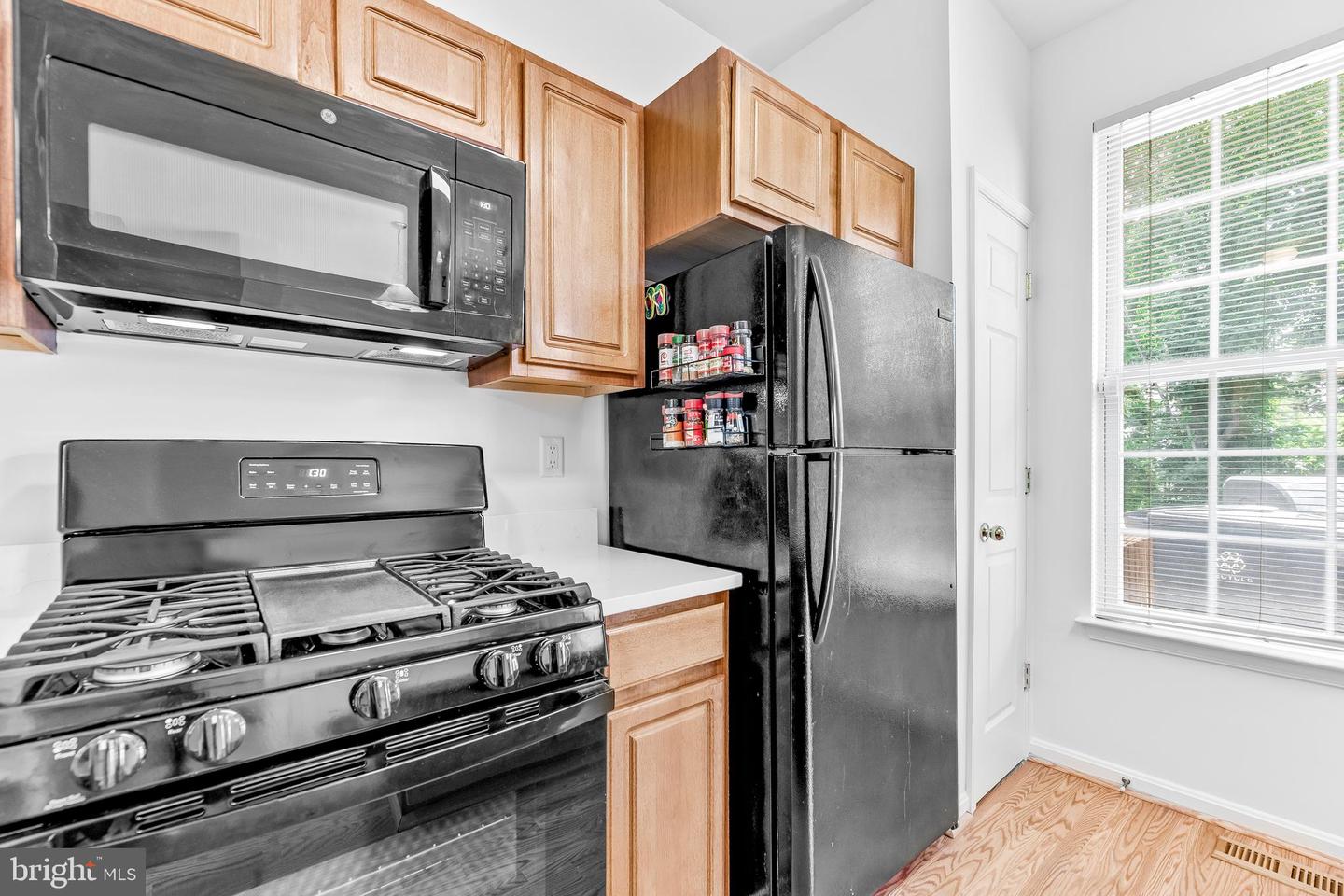 10007 Tulip Tree Dr Property Photo 8