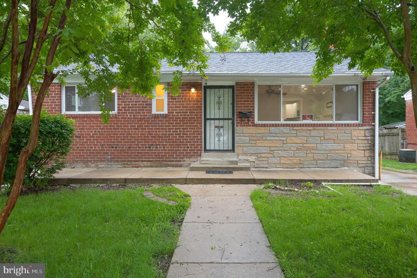 1937 Lebanon St Property Photo 1