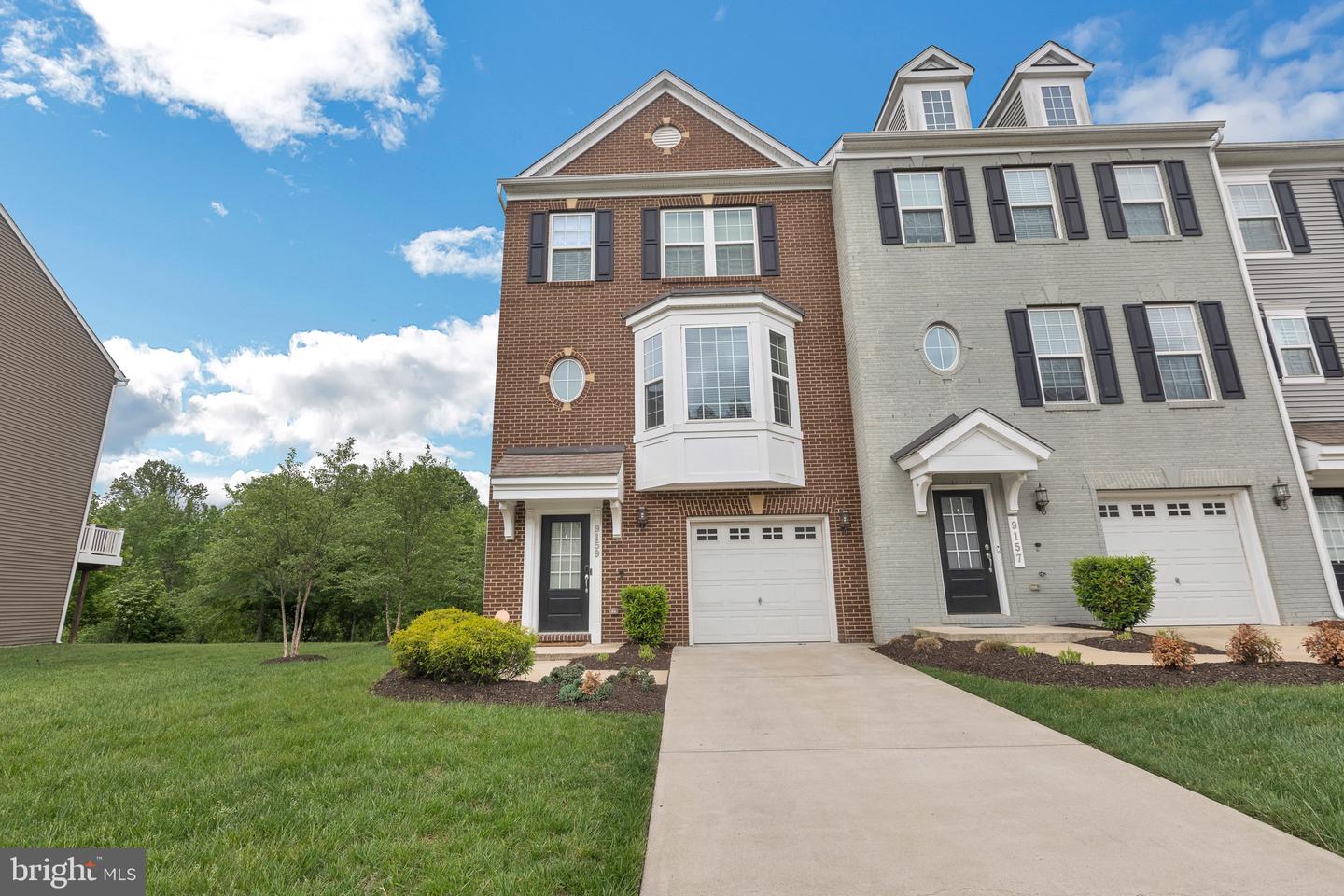 9159 Fox Stream Way Property Photo 1