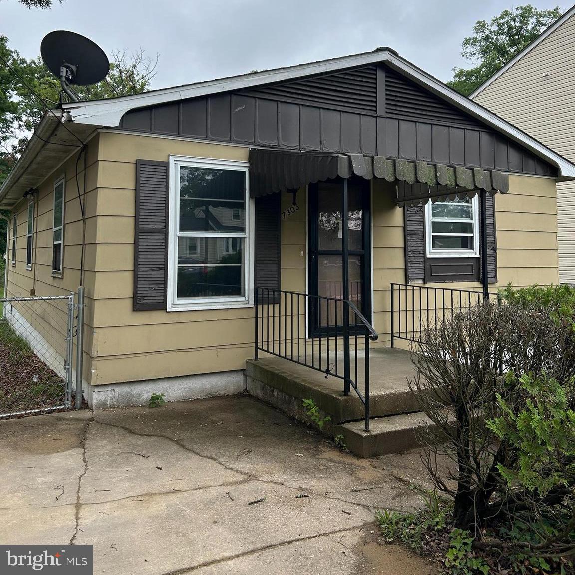 7303 LEONA ST Property Photo 1