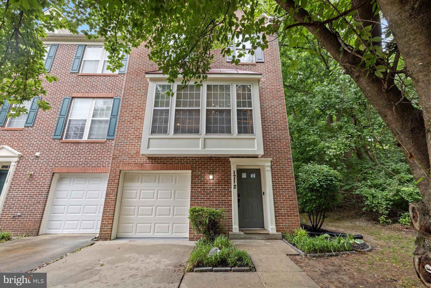 1712 APPLE BLOSSOM CT