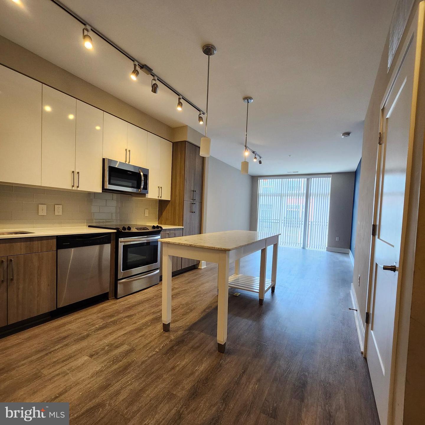 145 RIVERHAVEN DR #454 Property Photo 1