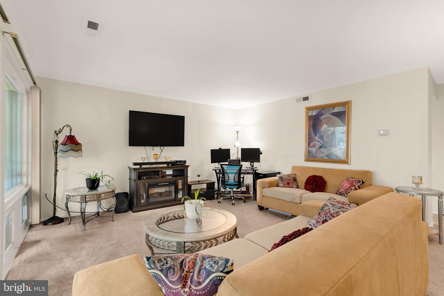 7318 Donnell Pl #c4 Property Photo 4
