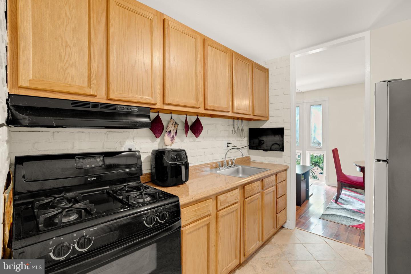 7318 Donnell Pl #c4 Property Photo 11