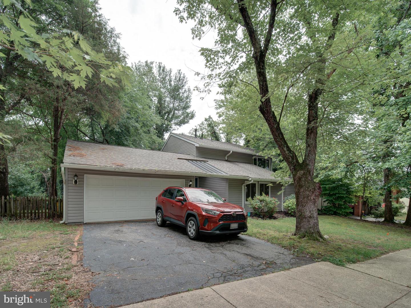 8610 Monmouth Dr Property Photo 1