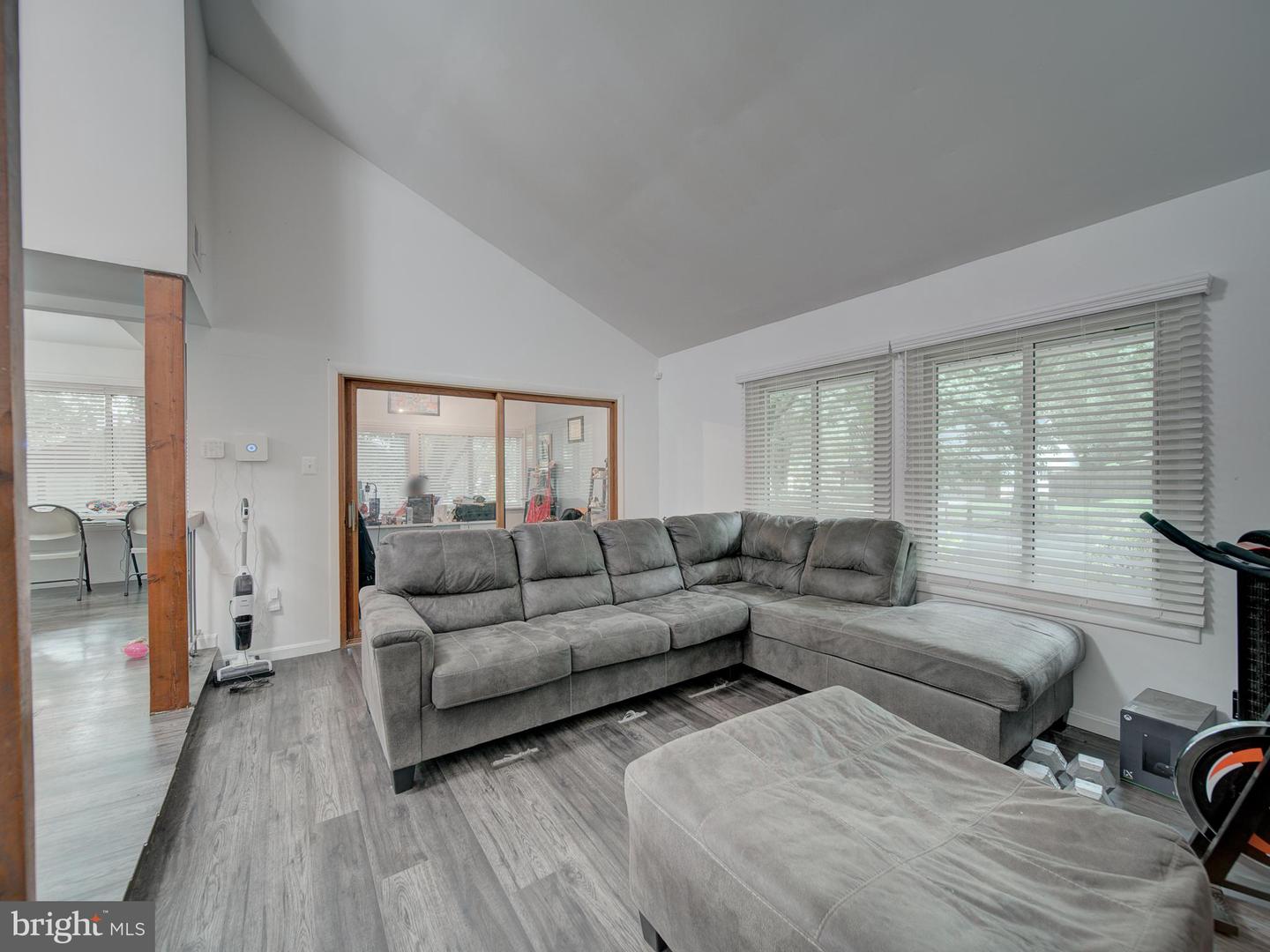 8610 Monmouth Dr Property Photo 7