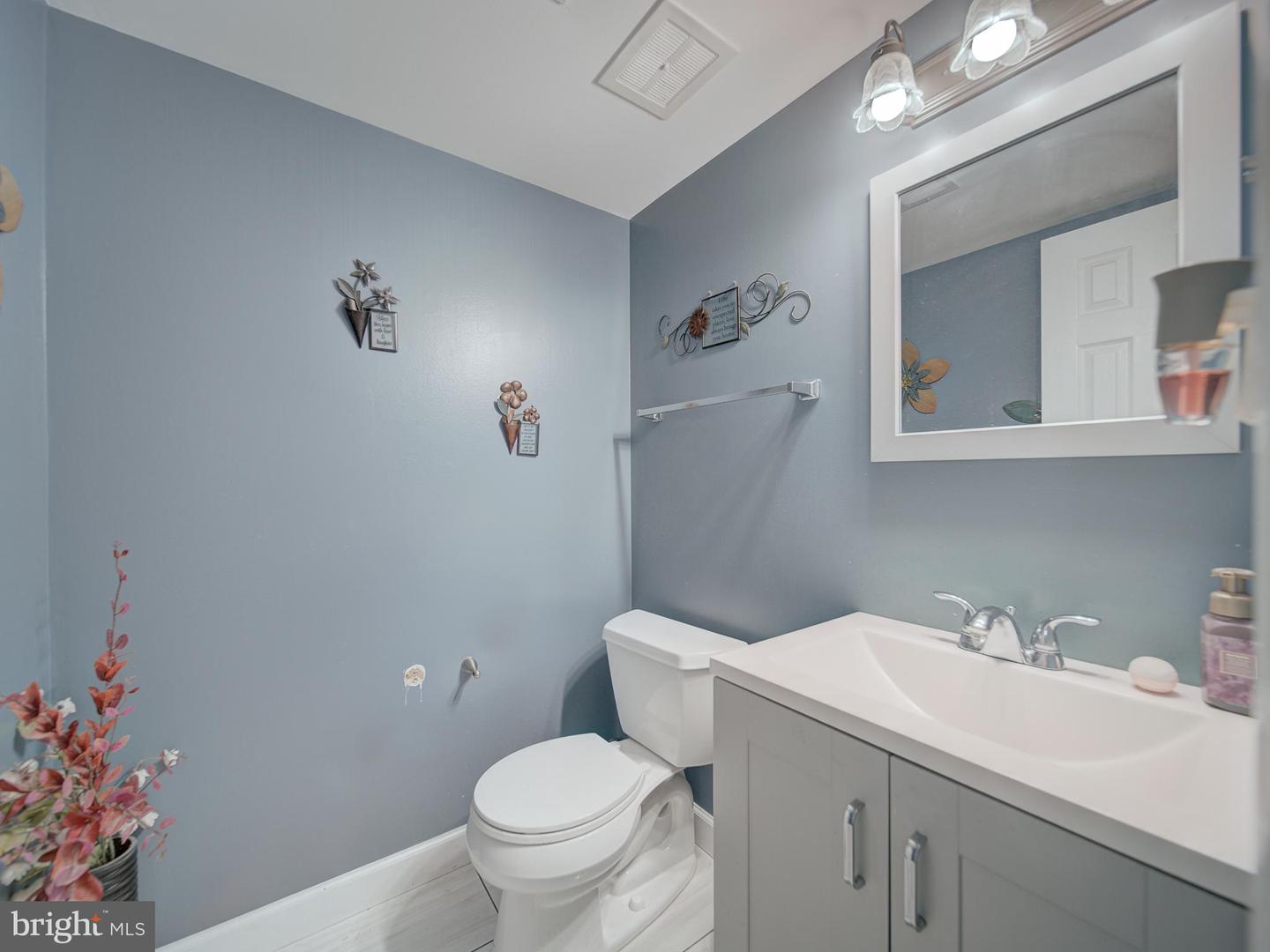 8610 Monmouth Dr Property Photo 15
