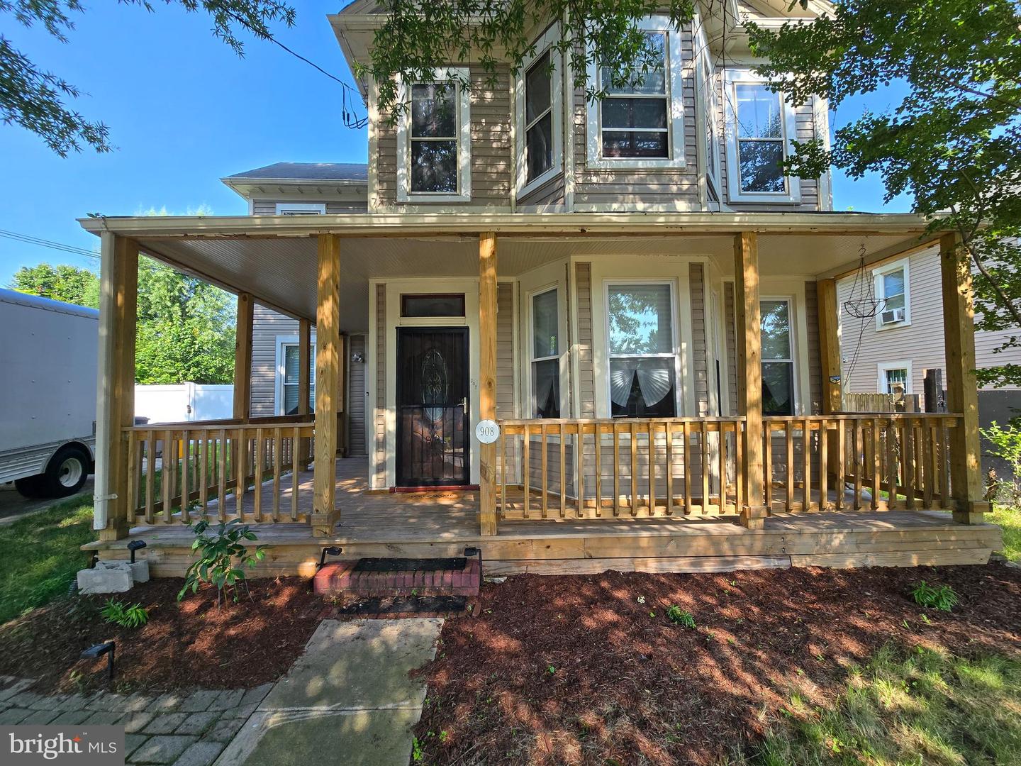 908 59th Property Photo 1